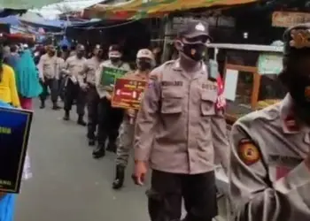 Tak Pakai Masker, Pengunjung dan Pedagang Pasar Kena Teguran