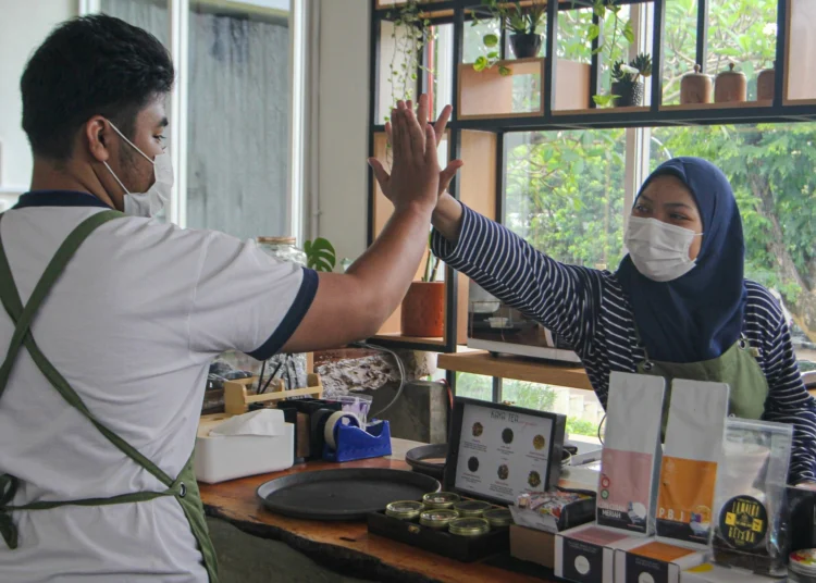 Potret Kedai Kopi Tempat Berinteraksi Penyandang Tuna Rungu di Bintaro