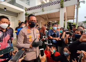 Polisi Olah Tempat Kejadian Perkara Pabrik Sabu di Rumah Mewah