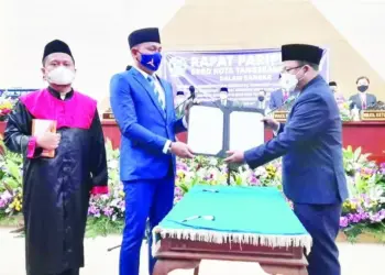 Julham Firdaus Dilantik Jadi Anggota DPRD Tangsel