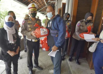 Dukung Vaksinasi Dirlantas, Wahana Sebar Ribuan Paket Sembako