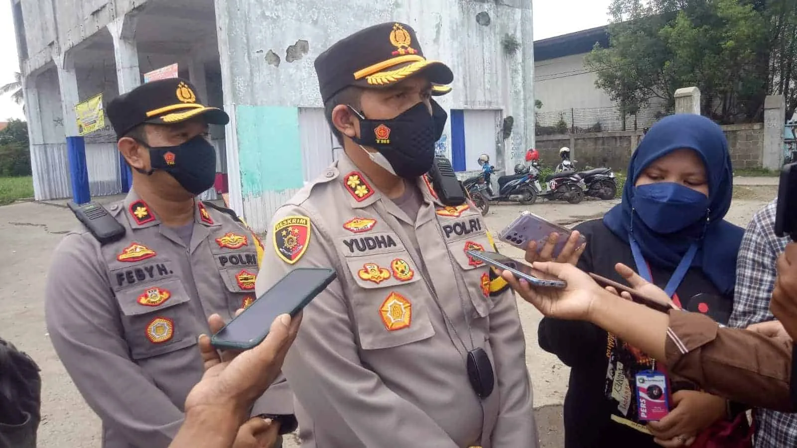 Kapolres Serang AKBP Yudha Satria, saat ditemui disela – sela meninjau Pilkades di Kibin, Minggu (31/10/2021). (ISTIMEWA)