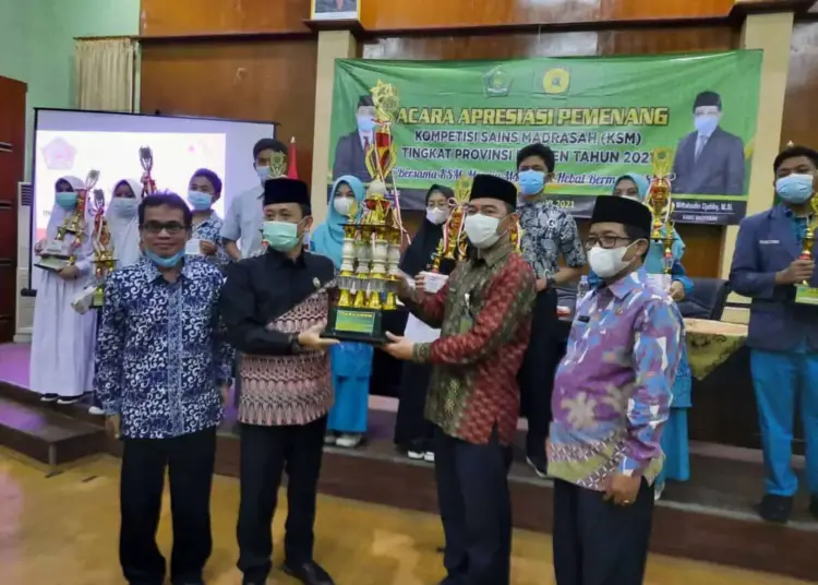 Tangsel Juara Umum Kompetisi Sains Madrasah Tingkat Banten