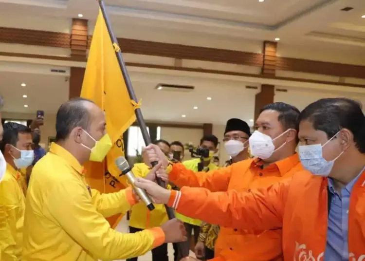 Bahrul Ulum dikukuhkan sebagai Ketua Kosgoro Banten, Jumat (22/10/2021). (ISTIMEWA)