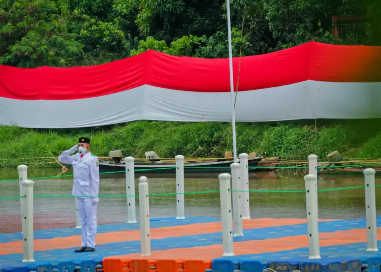 Potret Peringatan Hari Sumpah Pemuda di Sungai Cisadane