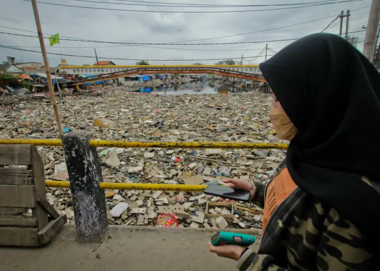 Potret Tumpukan Sampah di Kali Prancis Dadap, Kosambi