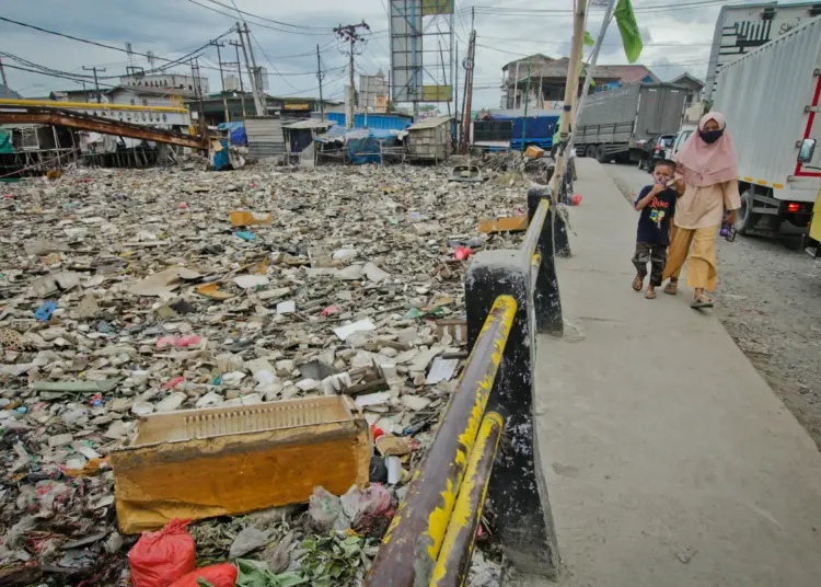 Potret Tumpukan Sampah di Kali Prancis Dadap, Kosambi