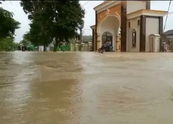 BANJIR–Kondisi banjir merendam Kampung Bojen, Kecamatan Sobang, Kabupaten Pandeglang, Jumat (19/11/2021). (ISTIMEWA)