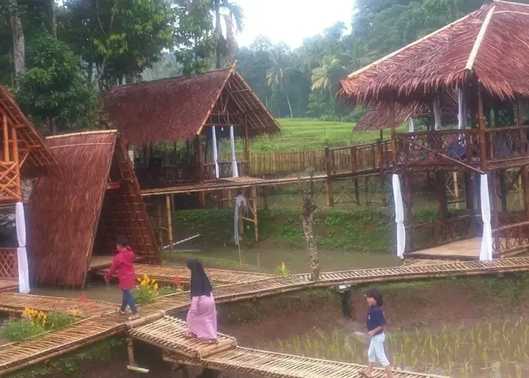 Lokasi wisata Saung Karuhun, di Kampung Samboja, Desa Gunung Sari, Kecamatan Mandalawangi, Kabupaten Pandeglang. (NIPAL SUTIANA/SATELIT NEWS)