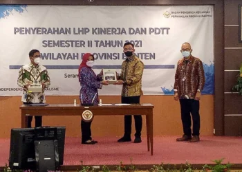 BPK Perwakilan Banten serahkan LHP Kinerja dan LHP Kepatuhan kepada Pemprov Banten. (ISTIMEWA)