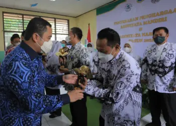 46 Sekolah di Kota Tangerang Terima Penghargaan Adiwiyata 2021