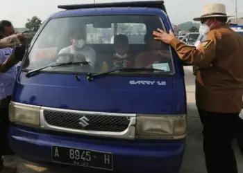 Gubernur Banten Wahidi Halim, secara resmi membuka jembatan bogeg untuk digunakan oleh pengendara. Jembatan tersebut dibangun, dengan anggaran senilai Rp 165 Miliar dari APBD Kabupaten Serang. (ISTIMEWA)