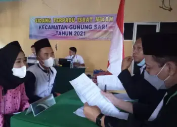 Pasangam suami istri di Gunung Sari, melaksanakan isbat nikah. (ISTIMEWA)