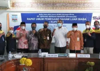 PT SBM menggelar RUPS. Dalam RPUS tersebut, Wabup Pandji menunjuk Isbandi menjadi Direktur PT SBM, Kamis (20/1/2022). (ISTIMEWA)