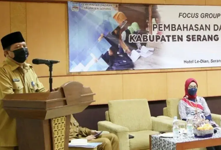 Sekretaris Daerah (Sekda) Kabupaten Serang, Tubagus Entus Mahmud Sahiri, membuka Focus Grup Discussion (FGD) Pembahasan Data Publikasi Kabupaten Serang dalam angka Tahun 2022, yang digelar Badan Pusat Statistik (BPS) Kabupaten Serang, Selasa (25/1/2022). (ISTIMEWA)