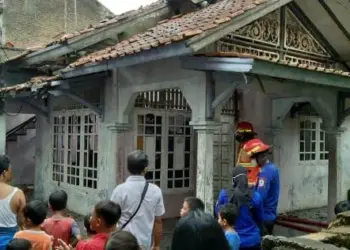 Terbaring Lemah Saat Rumah Terbakar, Lansia di Lebak Ini Berhasil Diselamatkan