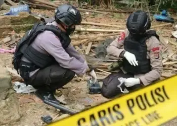 Tim Jihandak Satbrimob Polda Banten, olah TKP ledakan di wilayah Kecamatan Cimanggu, beberapa waktu lalu. (ISTIMEWA)