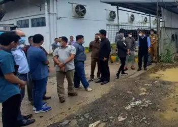 Wakil Ketua DPRD Kabupaten Serang dan Komisi IV, melakukan pengawasan ke perusahaan di Serang Timur, Rabu (9/2/2022). (ISTIMEWA)