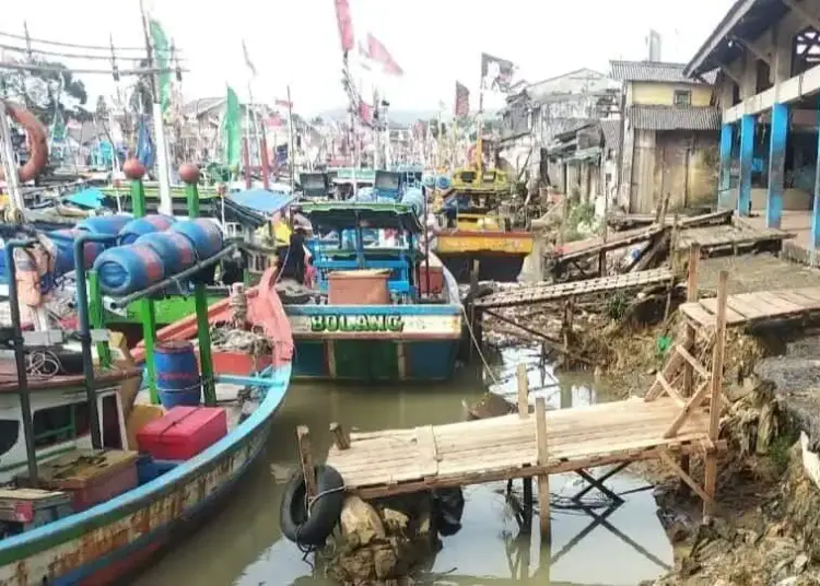 DERMAGA RUSAK–Kondisi dermaga TPI III Labuan, Kabupaten Pandeglang, memprihatinkan. (ISTIMEWA)