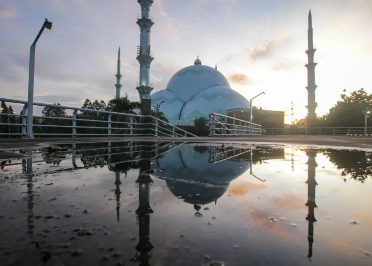 Foto Toa Masjid yang Sedang Hangat Dibicarakan