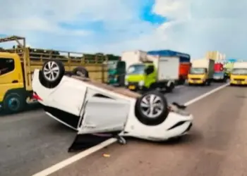 Sopir Hilang Konsentrasi, Mobil Terguling di Tol Karawaci, Begini Kondisi Pengemudi