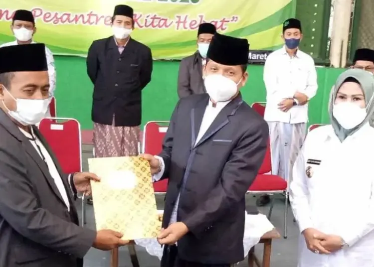 Pengukuhan Forum Silaturahmi Pondok Pesantren (FSPP) Kabupaten Serang, di Tennis Indoor Pemkab Serang, Rabu (16/3/2022). (ISTIMEWA)