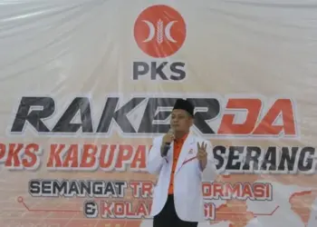 Ketua DPD PKS Kabupaten Serang, Agus Wahyudiono, sedang sambutan, Minggu (20/3/2022). (ISTIMEWA)