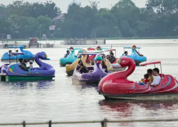 Foto Wisata Situ Cipondoh Ramai Saat Libur Nyepi