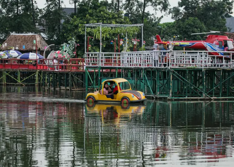 Foto Wisata Situ Cipondoh Ramai Saat Libur Nyepi