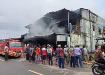 Ruko Terbakar Hebat di Lebak, Pemilik Loncat dari Lantai 2, Kerugian Miliaran Rupiah