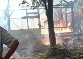 Rumah di Lebak Terbakar, Pemilik Nyaris Terbakar