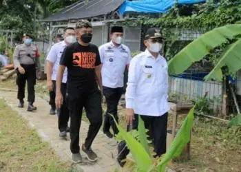 Inisiasi Kampung Pendora, Ketua RW Ini Raih Penghargaan Inovator Kampung Tematik Kategori Pratama