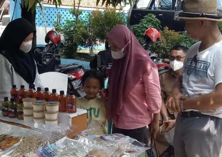 Suasana bazar ramadan di Kecamatan Kramatwatu, Kabupaten Serang, Selasa (19/4/2022). (ISTIMEWA)