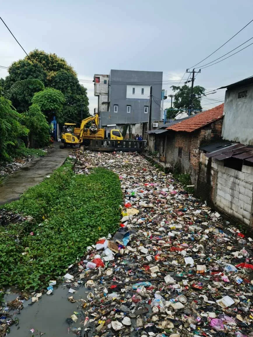 21 Ton Sampah di Kali Mati Akhirnya Dikeruk