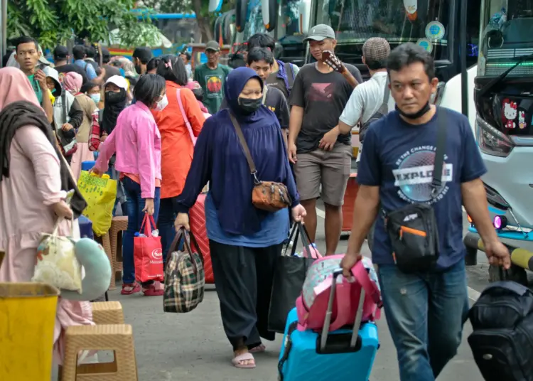 Foto Peningkatan Pemudik di Terminal Poris Plawad Kota Tangerang