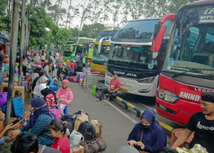 Foto Peningkatan Pemudik di Terminal Poris Plawad Kota Tangerang