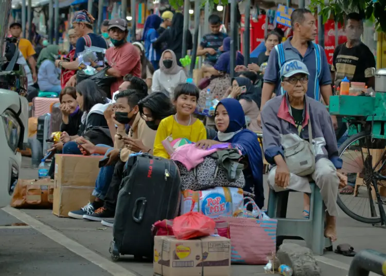 Foto Peningkatan Pemudik di Terminal Poris Plawad Kota Tangerang