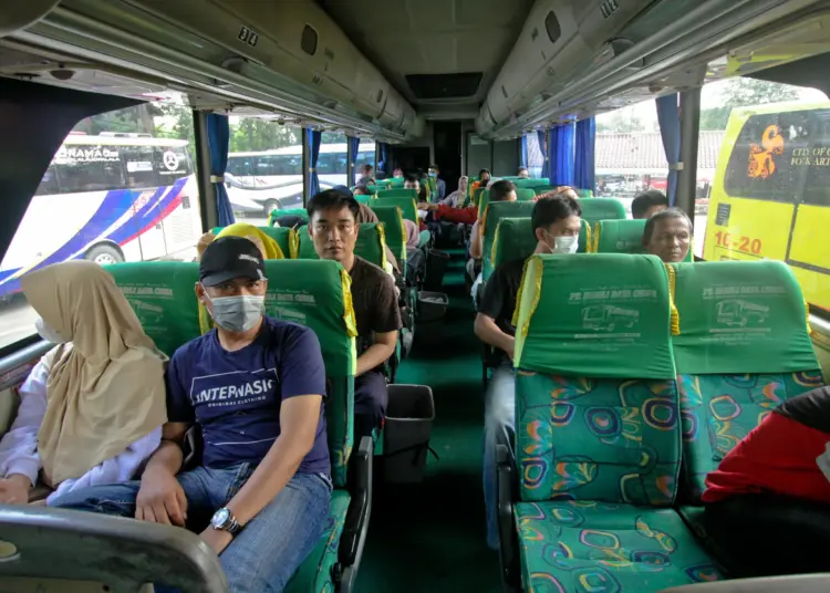 Foto Peningkatan Pemudik di Terminal Poris Plawad Kota Tangerang