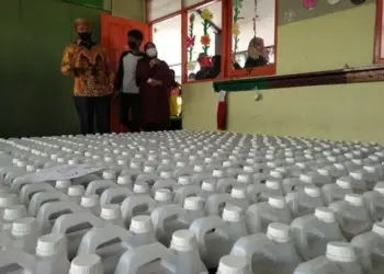 Anggota DPRD Kota Tangerang Salurkan 20 Ribu Liter Minyak Goreng Murah