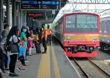 Foto Pelonggaran Kapasitas Penumpang KRL Jabodetabek