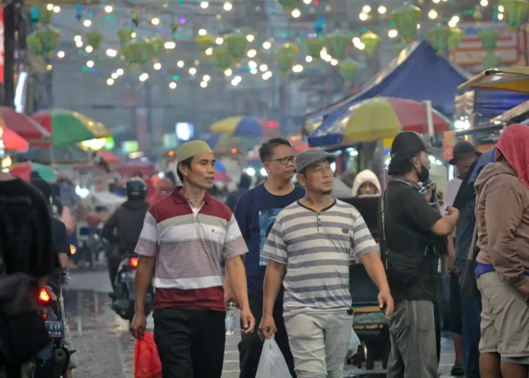 Foto Pelonggaran Kebijakan Bebas Masker di Area Terbuka