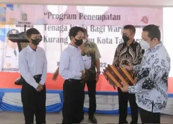 Masyarakat Kurang Mampu dan Berpendidikan Rendah di Kota Tangerang Dijembatani ke Dunia Kerja