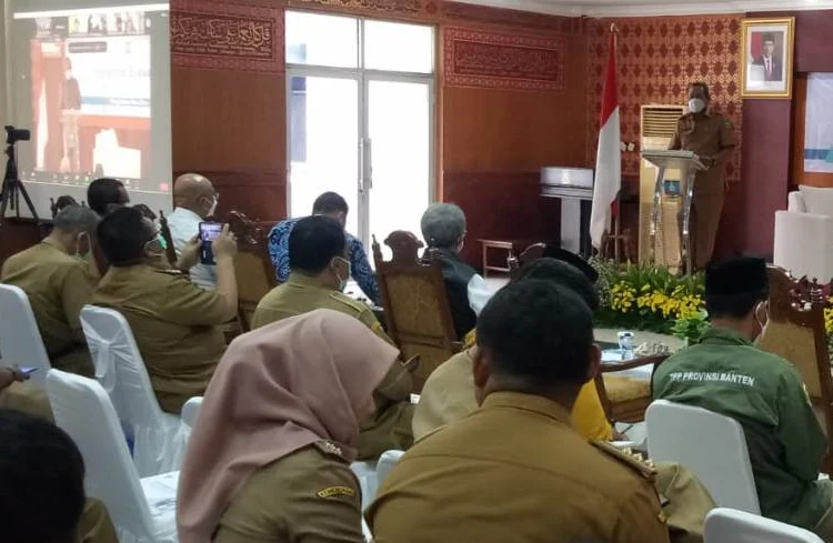 Wakil Bupati Serang, Pandji Tirtayasa, menyampaikan sambutan pada acara workshop evaluasi pengelolaan keuangan dan pembangunan desa di Kabupaten Serang, Senin (6/6/2022). (ISTIMEWA)