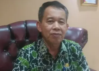 Kepala BKPSDM Kabupaten Pandeglang, M. Amri, sedang di wawancara di ruang kerjanya, Kamis (2/6/2022). (NIPAL SUTIANA/SATELITNEWS.ID)