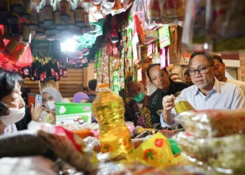 Datangi Pasar Koja Baru, Mendag Targetkan Harga Minyak Goreng Sesuai HET