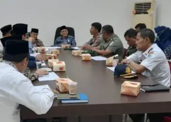 Pihak Kemenag Pandeglang, melakukan rapat koordinasi (Rakor) dengan pihak Pemda Pandeglang, membahas rencana pemberangkatan Calhaj, di ruang pintar Setda Pandeglang, beberapa waktu lalu. (ISTIMEWA)