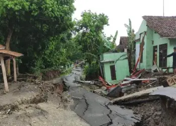 Hindari Pergerakan Tanah Susulan, Warga Cilangkap Lebak Diungsikan