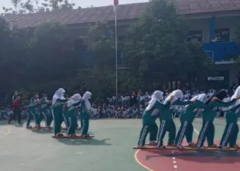 SMPN 10 Kota Tangerang Gelar Olahraga Tradisional