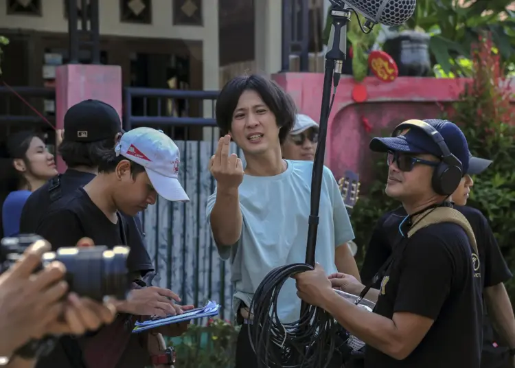 Foto Produksi Film Tentang Budaya Cina Benteng di Kampung Tehyan