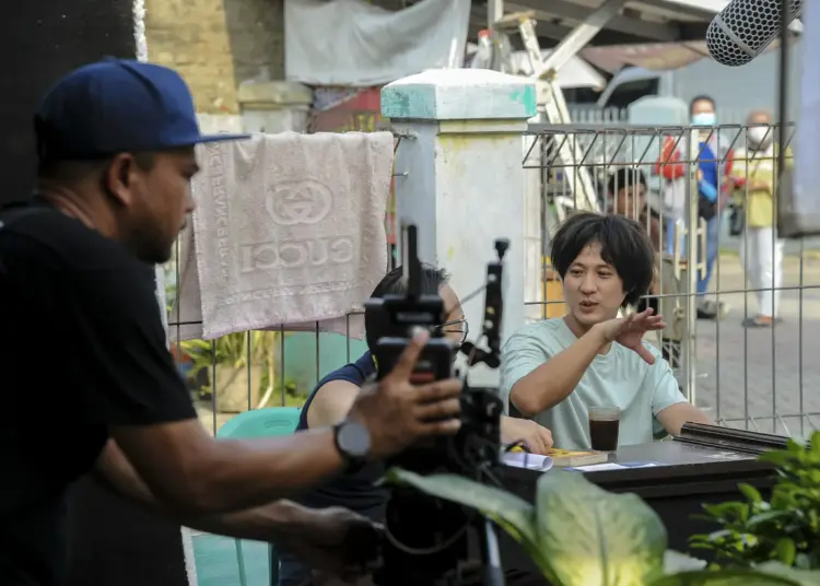 Foto Produksi Film Tentang Budaya Cina Benteng di Kampung Tehyan